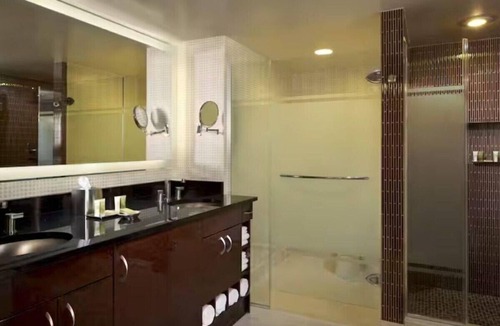 Las Vegas Hotel | Luxury Hilton Elara ON THE STRIP