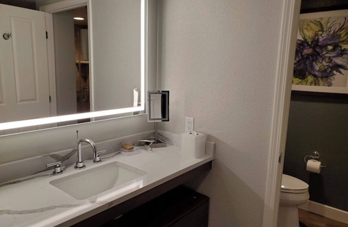 Las Vegas Hotel | Luxury Hilton Elara ON THE STRIP