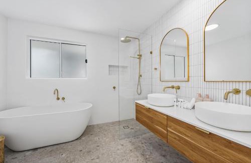 Burleigh Waters House | Luxury home in the heart of Burleigh