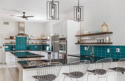 Racquet Club South House | Luxury Home minutes away from Downtown PS