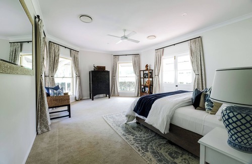 Kenmore Hills House | Luxury Homestead Infinity Pool on 2 Acres Mt.Cootha. Quiet, Private, Exclusive.