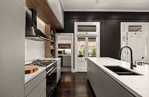Kangaroo Point House | Luxury Inner City Heritage House