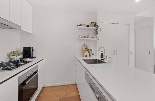 Newstead Apartment | Luxury Inner-City Apartment w/Pool & Gym