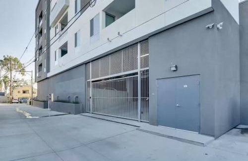 North Park Apartment | Luxury Living in N Park, 2BR, King Beds, Parking