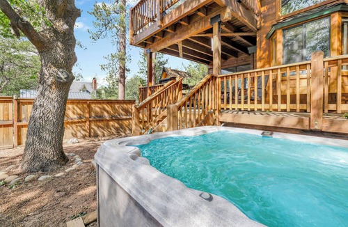 Big Bear Lake Cabin | Luxury Lodge Estate | Walk to Big Bear Village | Hot Tub & Game Room | Pet Friendly