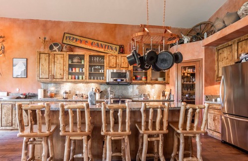 Mammoth Lakes Cabin | Luxury Mammoth Rock Corner Cabin - Trails/Golf