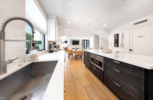 Marina Peninsula House | Luxury Marina del Rey Beach House with Rooftop Fire Pit + Walk to Beach