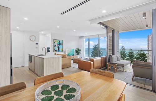 Burleigh Heads Apartment | Luxury ocean view apartment across from Burleigh Beach!