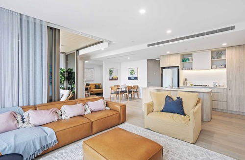 Burleigh Heads Apartment | Luxury ocean view apartment across from Burleigh Beach!