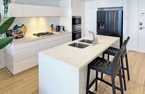 Broadbeach Apartment | Luxury Oracle Stay Ocean Views 2BR Lvl23
