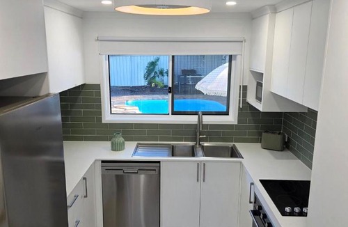 Mountain Creek House | Luxury Private Pool House Near Mooloolaba