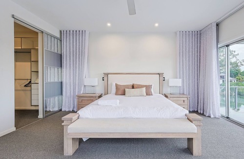 Broadbeach Waters Hotel | Luxury Riverfront Home on the Gorgeous Gold Coast
