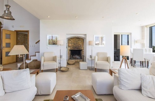 Azoia Villa | Luxury Sesimbra Villa | 4 Bedrooms | Villa Foz | Private Pool | Stunning Sea Views