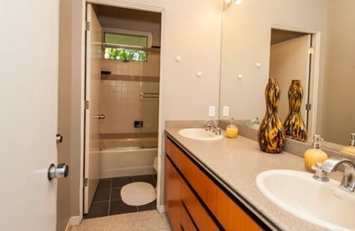 Modesto House | Luxury show case accomendation
