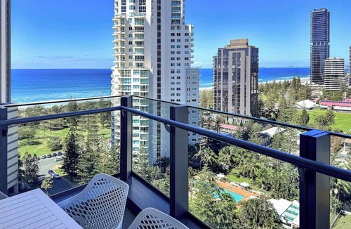 Broadbeach Apartment | Luxury Signature Stay Ocean Views 2BR Level 16