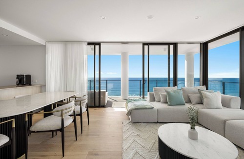 Burleigh Heads Apartment | Luxury Sky-High Sanctuary in Burleigh Heads