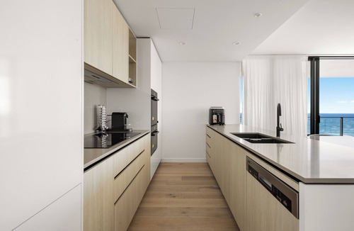 Burleigh Heads Apartment | Luxury Sky-High Sanctuary in Burleigh Heads