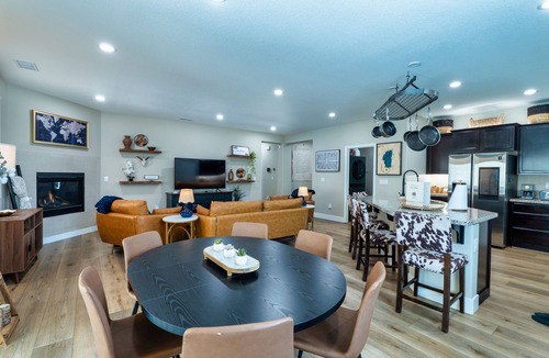 Reno House | Luxury Tahoe adjacent- 4-Bedroom Retreat - Family-Friendly North Reno Escape