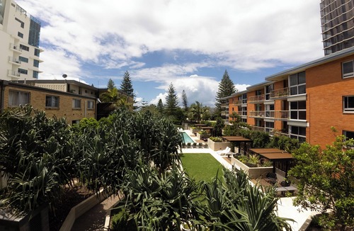 Burleigh Heads Apartment | Luxury | The Esplanade Beachfront Bliss