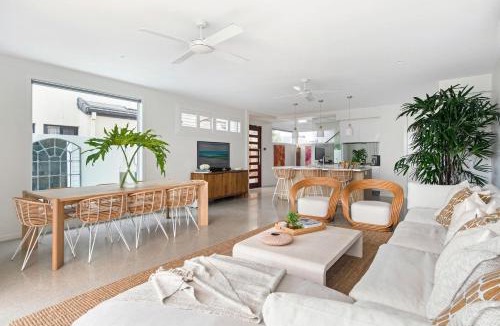 Mermaid Beach House | Luxury Tri-Level Duplex in Mermaid Beach - CoastHM
