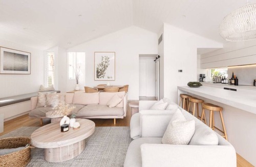 Burleigh Waters Villa | Luxury Villa in heart of Burleigh- Long term rental minimum 3 mths pet friendly
