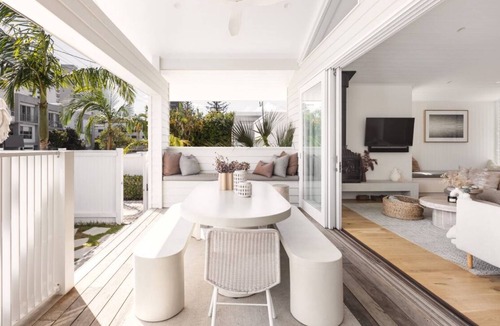 Burleigh Waters Villa | Luxury Villa in heart of Burleigh- Long term rental minimum 3 mths pet friendly