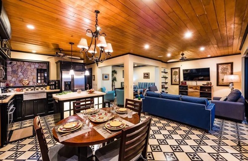 Playa Langosta House | ✦Luxury Villa, near the Beach with a Private Pool✦