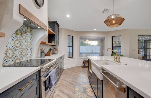 Paradise House | Luxury Villa: Pool, Hot Tub & Fire Pit Near Strip