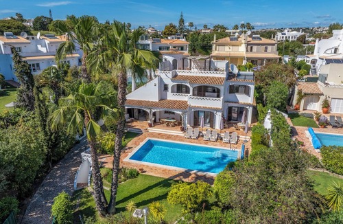 Sesmarias Villa | Luxury Villa, Sea Views, Very Close to Beach & Restaurants, Heatable Pool.