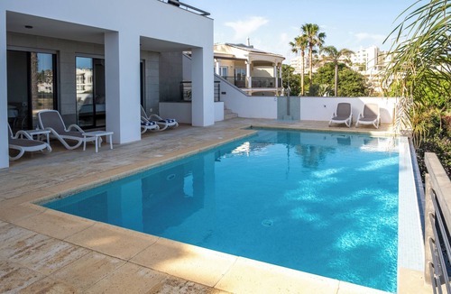 Porto de Mos Villa | Luxury villa with private infinity pool and magnificient sea views