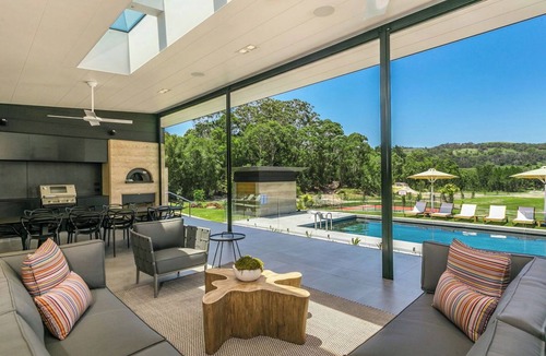 Skinners Shoot House | Luxury Villas Narringa Ridgeview:Pool, Spa, Tennis