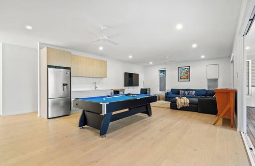 New Brighton House | Luxury Villas The Break (Beachfront + Heated Pool)