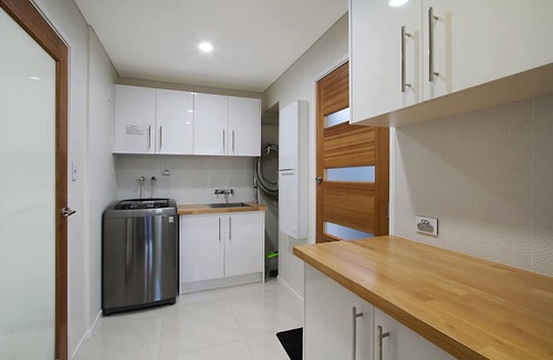 Broadbeach Waters House | Luxury Villas Whitehaven (Heated pool)
