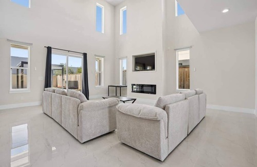 Lodi House | Luxury Wine Country Retreat 4BR w/Private Pool