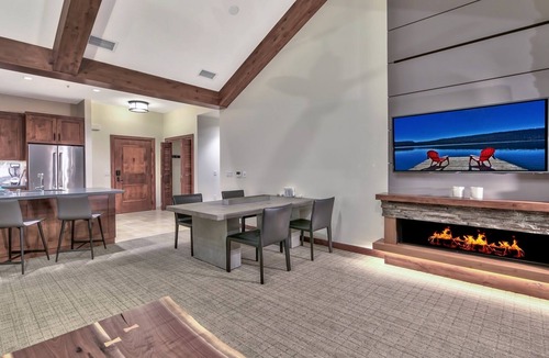 Lakeside Park Condo | LuxuryÂ 3br Steps From Heavenly Village & Gondola 3 Bedroom Condo by RedAwning