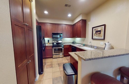 La Quinta Apartment | LV111 Downstairs 1 Bedroom Legacy Villa Lock-Off