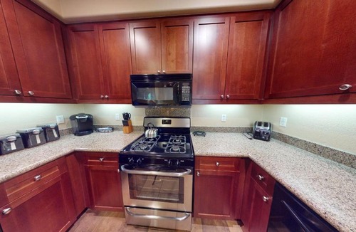 La Quinta Apartment | LV111 Downstairs 1 Bedroom Legacy Villa Lock-Off