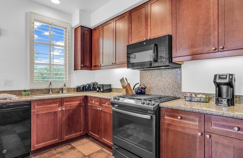 La Quinta Apartment | LV204 Upstairs 2 Bedroom Villa near Pool
