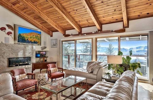 Round Hill Village House | Lx121 Pristine Tahoe Experience