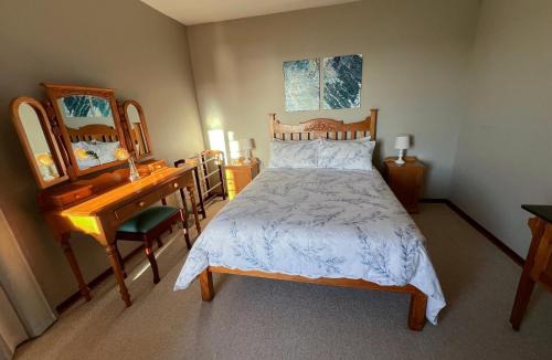 Wavecrest Apartment | Madeleine's