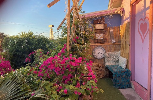 North Las Vegas House | Magic ArtHouse at the heart of Las Vegas Near everything