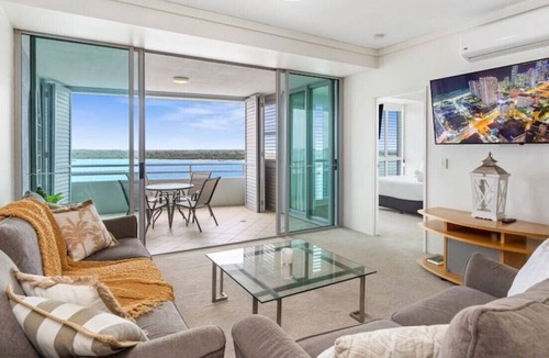 Labrador Apartment | Magnificent Lux Broadwater 2BRM