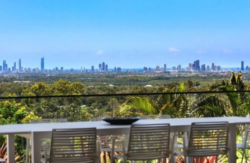 Tallai House | Mahana Luxury Hinterland Retreat