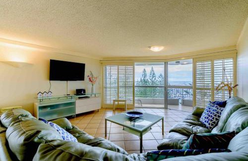 Main Beach Apartment | Main Beach Waterfront Apartment