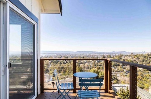 Leona Heights House | Main House + Guest Unit! 5 Bed/3.5 Bath, Oakland Hills