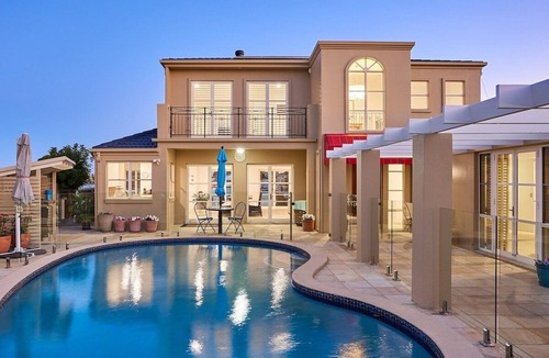 Sorrento House | Main River Mansion 5 bed + pool