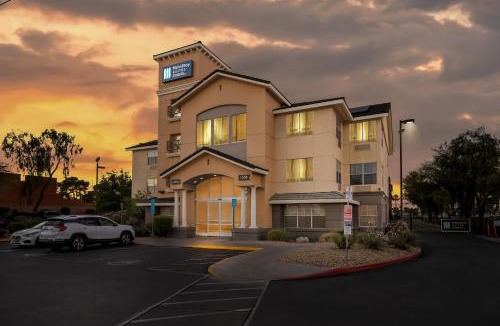Paradise Hotel | MainStay Suites Las Vegas Flamingo