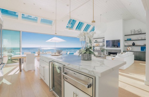 Central Malibu House | Malibu Beachfront home with Gorgeous Views and stunning decor