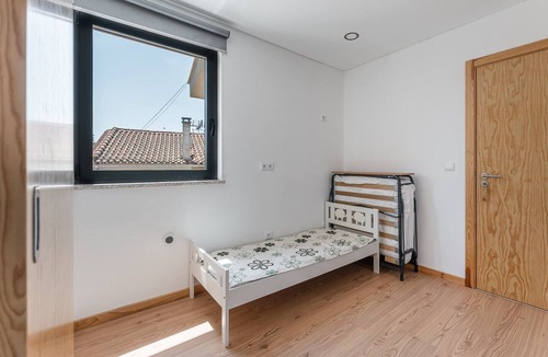 Mangualde Apartment | Mangualde Contemporary Haven
