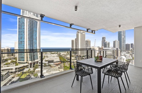 Surfers Paradise Apartment | mantra circle on cavill level ocean and river veiw amazing veiws & city centre
